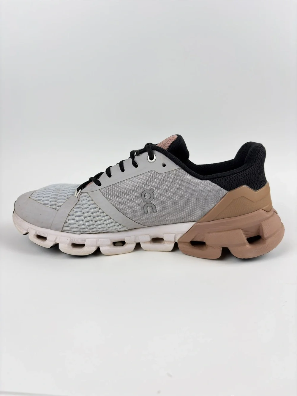 On Cloudflyer Running Sneakers